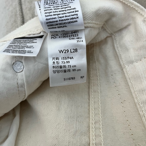 Levi's Cream Jeans with Butterfly Accents - Picture 5 of 5